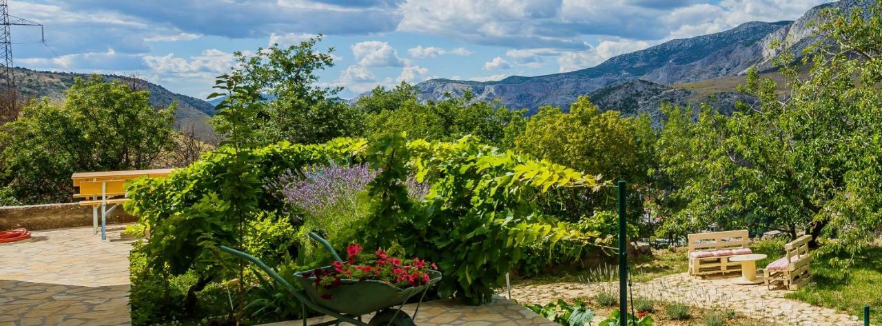 Holiday Home Cherry Tree Zrnovnica ภายนอก รูปภาพ