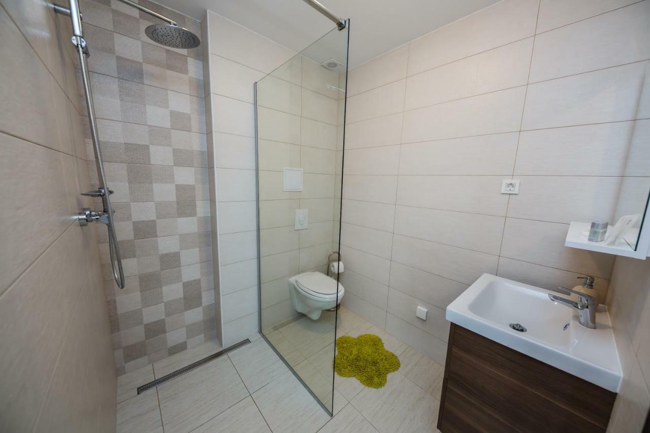 Holiday Home Cherry Tree Zrnovnica ภายนอก รูปภาพ